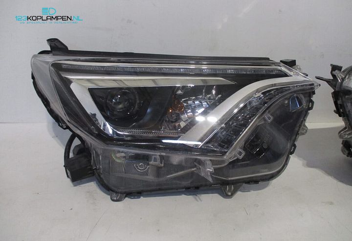 Toyota RAV4 facelift Full LED koplamp koplampen links rechts  – Foto 4