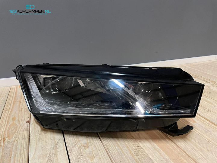 Skoda Octavia 5E Full LED koplamp rechts  – Foto 4