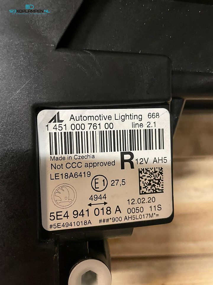Skoda Octavia 5E Full LED koplamp rechts  – Foto 7