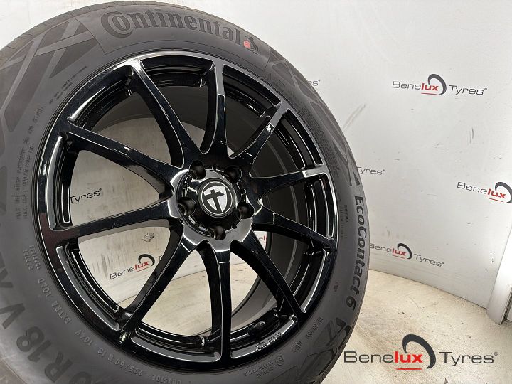 Zeekr 001 007 009 7X 9X X Polestar 1 2 3 4 5 Jaguar E-pace  – Foto 20