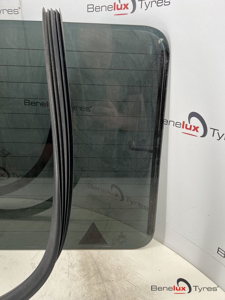 achter ruit met rubber Mercedes G-klasse W463 A4637401057 – Foto 3